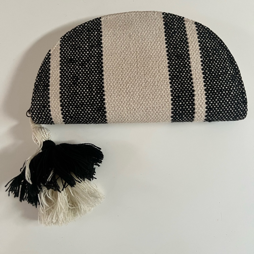 Boho woven clutch with tassel